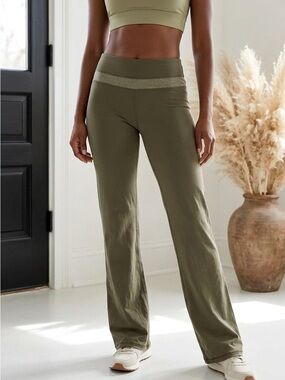 Lululemon Athletica Olive Wide Leg Pants | Approx. Size 8 | Y2K